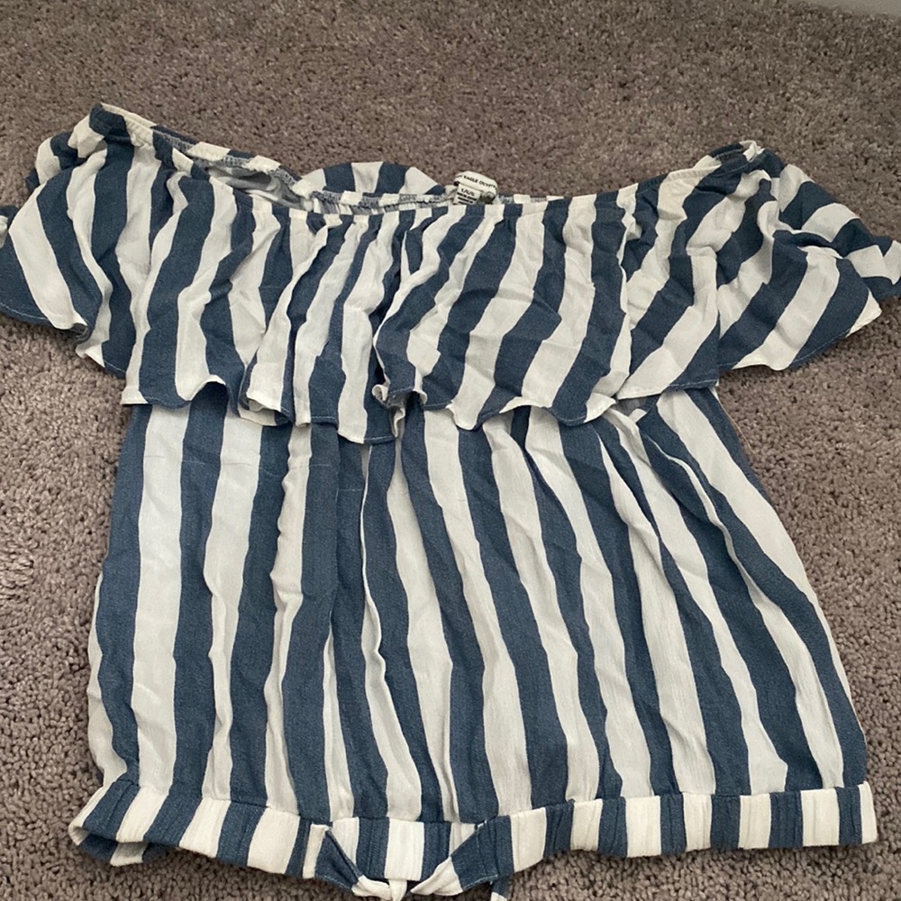 Off the shoulder shirt from American Eagle.